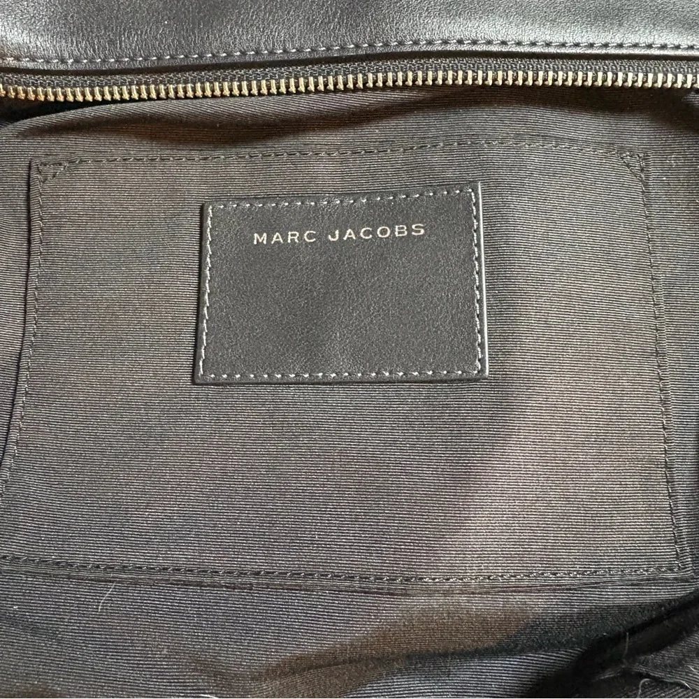 THE MARC JACOBS | The Mini Sling Leather Crossbody